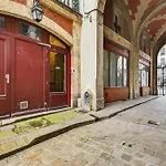 Charmante Studette A 5 Min De Gare De L'est Апартаменты *